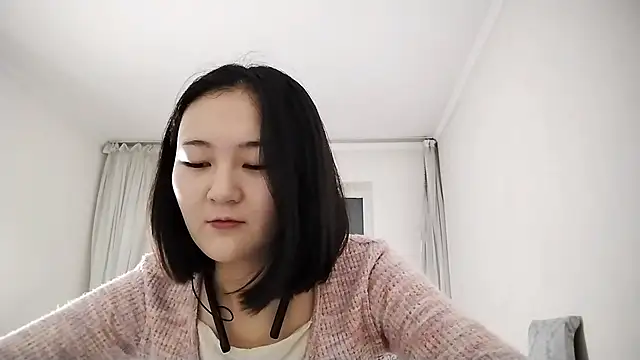 Lyndasilk online show from October 15, 2025, 2:28 pm