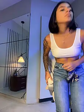 AlyssaRay online show from March 5, 2026, 12:23 pm