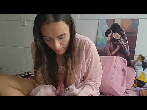 CllarinhaCortes online show from April 21, 2026, 11:49 am