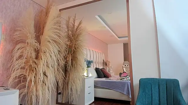 Ari lynn  online show from December 19, 2025, 3:46 am