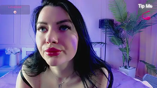 EvaBilss online show from April 20, 2026, 6:16 am