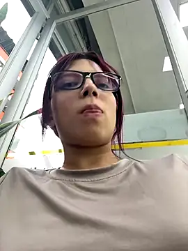 l0lita sweet online show from December 4, 2025, 9:45 pm