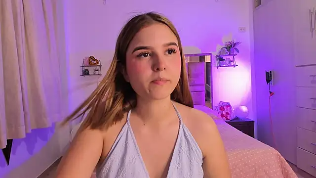 MIACUTEE  online show from February 11, 2026, 11:10 pm