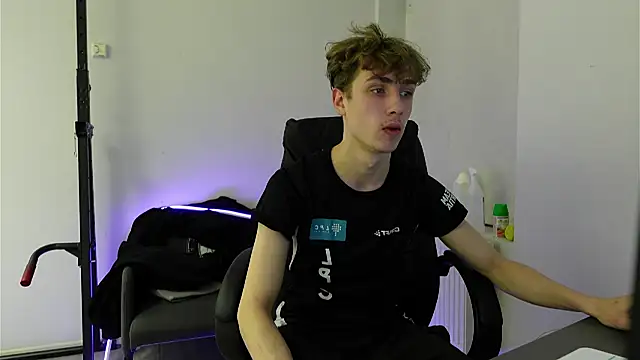 Nathan Rusu online show from November 22, 2025, 8:41 pm