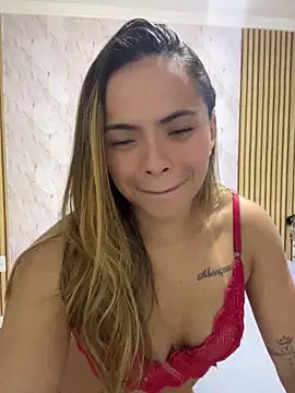 safadinhaquenteW online show from May 18, 2026, 2:12 pm