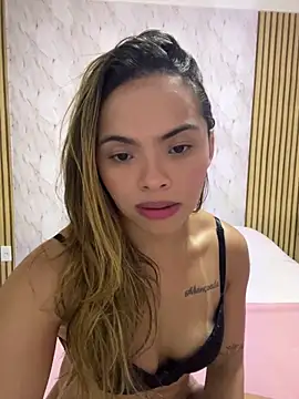 safadinhaquenteW online show from May 25, 2026, 3:18 pm