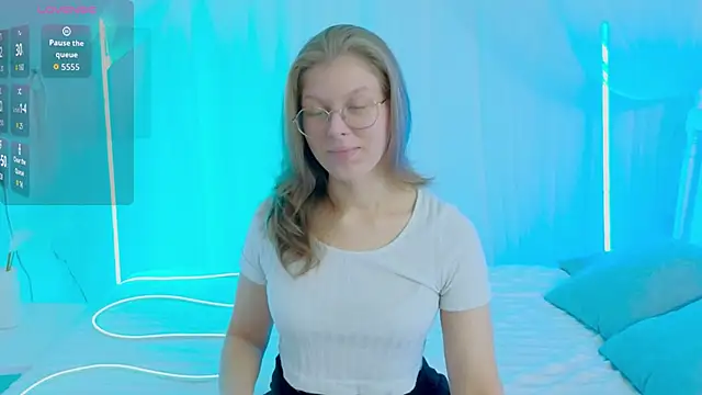 Angelie  Eyes online show from October 18, 2025, 2:07 pm