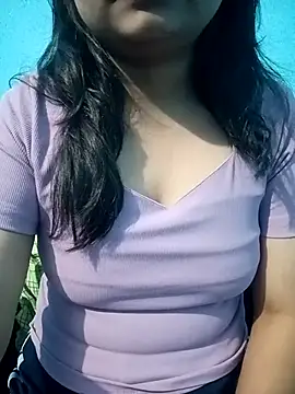 Model Show01 online show from October 27, 2025, 4:33 pm