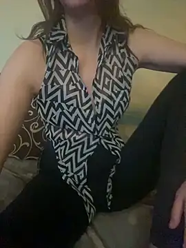 KittieCreme online show from November 6, 2025, 11:33 am