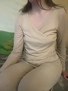 KittieCreme online show from April 25, 2026, 8:17 am