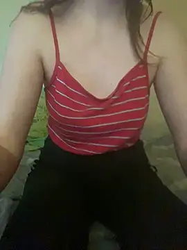 KittieCreme online show from May 8, 2026, 1:49 pm