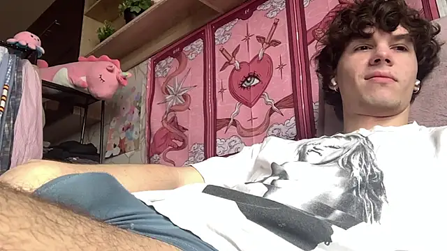 Jeremy1Scott online show from April 21, 2026, 5:03 am