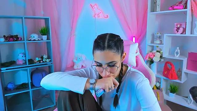 RebeckaThornton online show from November 9, 2025, 12:58 pm