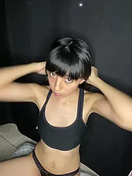 Pilarq9 online show from April 24, 2026, 3:31 am