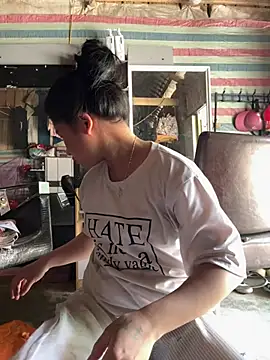 Linh-xxx online show from March 2, 2026, 6:36 am