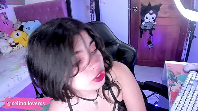 selina lovers  online show from April 22, 2026, 4:15 am