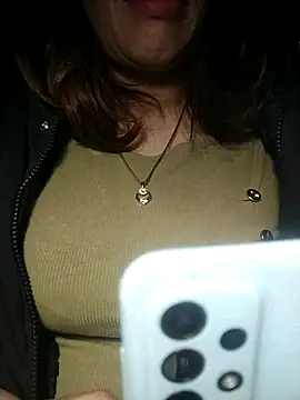 YiyinLy online show from November 29, 2025, 8:56 pm