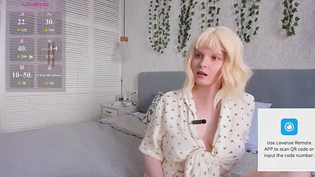 Snapshot of Stacy_Starr chatting on July 17, 2026, 2:24 pm Stacy Starr online show from July 17, 2026, 2:24 pm