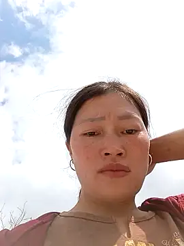 siusiu-00 online show from October 19, 2025, 4:02 am