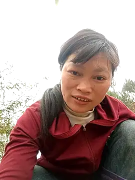 siusiu-00 online show from December 16, 2025, 12:37 am