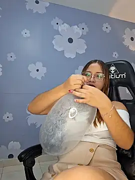 merida 06 online show from December 2, 2025, 8:37 pm