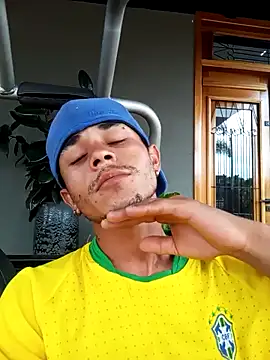 helfo2002 online show from October 16, 2025, 11:00 am