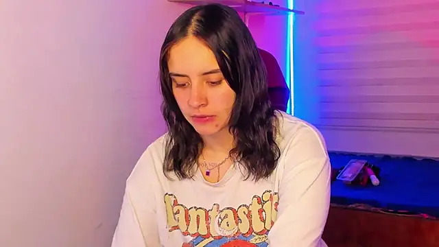 Emily Lindey online show from October 30, 2025, 3:19 am