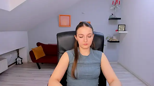 AnneWilsonn online show from April 21, 2026, 11:05 am