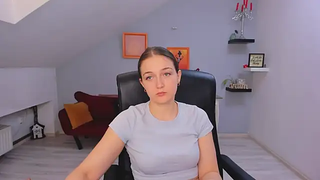 AnneWilsonn online show from April 22, 2026, 11:01 am