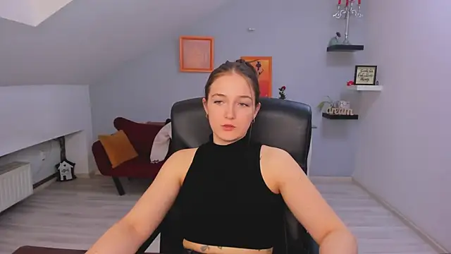 AnneWilsonn online show from April 23, 2026, 12:29 pm