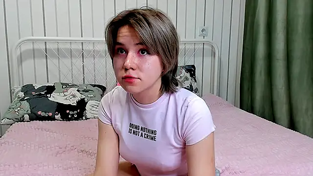 AlisiaEthen online show from October 26, 2025, 6:08 am