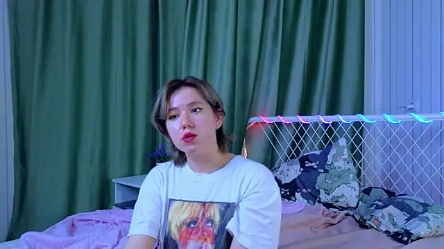 AlisiaEthen online show from November 3, 2025, 9:05 pm