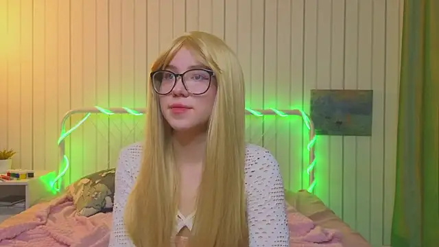 AlisiaEthen online show from November 24, 2025, 8:41 pm