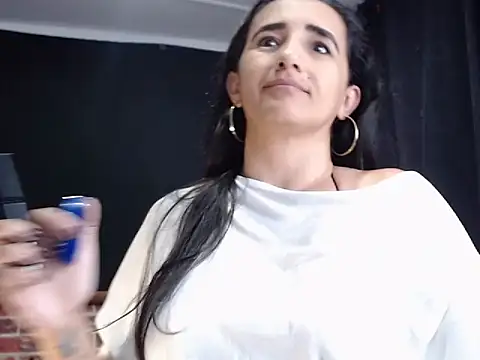 Lucyy Naugthy online show from October 15, 2025, 12:05 pm