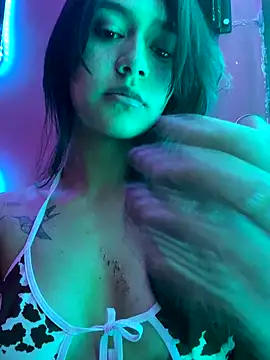 Nahomy cute1 online show from October 31, 2025, 11:39 pm