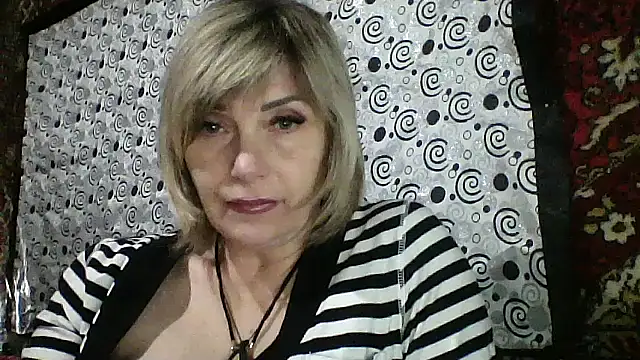 Lia Ray online show from October 19, 2025, 6:41 pm
