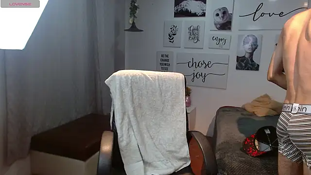 AmethystShadow17 online show from November 21, 2025, 6:28 pm