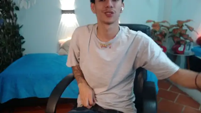 AmethystShadow17 online show from April 8, 2026, 8:53 pm