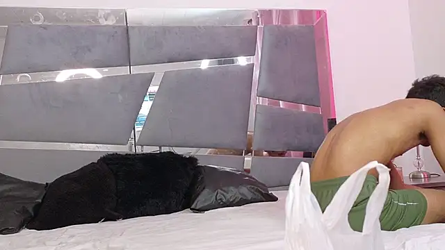 Desire4Duo online show from November 23, 2025, 1:55 pm