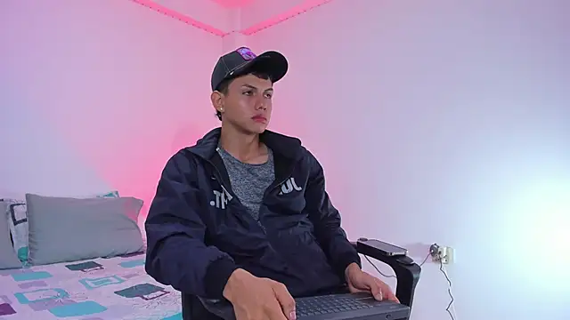 Axel Cody  online show from October 28, 2025, 11:36 am