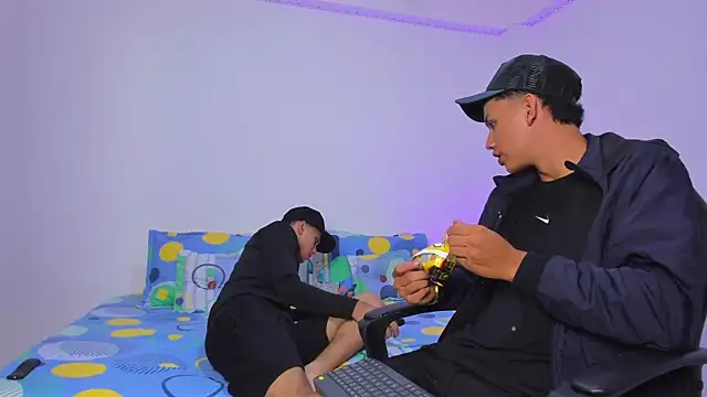 Axel Cody  online show from November 27, 2025, 7:49 pm