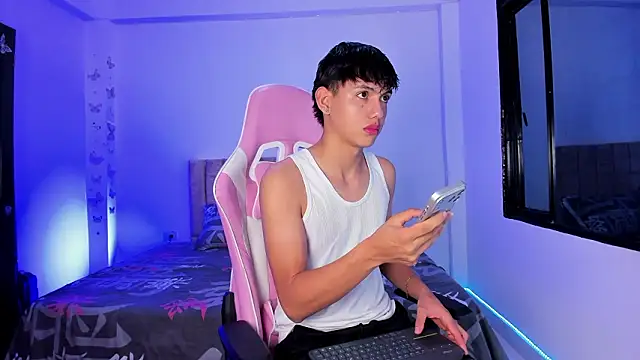 Axel Cody  online show from March 3, 2026, 11:27 am