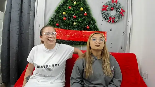 lesb milf online show from January 3, 2025, 11:44 pm