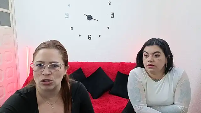 lesb milf online show from September 29, 2025, 3:17 pm