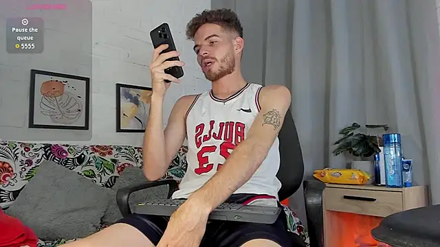 Snapshot of MATEO_HUNTER chatting on December 14, 2025, 8:52 am MATEO HUNTER online show from December 14, 2025, 8:52 am