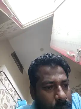 Snapshot of Vickyins480000 chatting on February 6, 2026, 12:37 am Vickyins480000 online show from February 6, 2026, 12:37 am