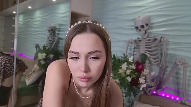 MiyaMeow- online show from October 23, 2025, 8:57 am