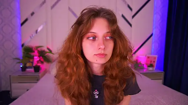 CuteeFoxy online show from October 28, 2025, 2:20 pm