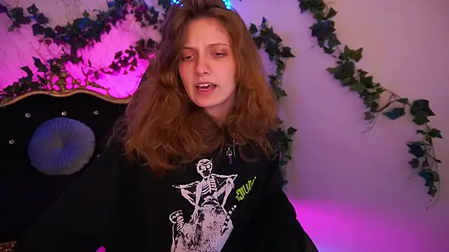 CuteeFoxy online show from November 4, 2025, 2:38 pm