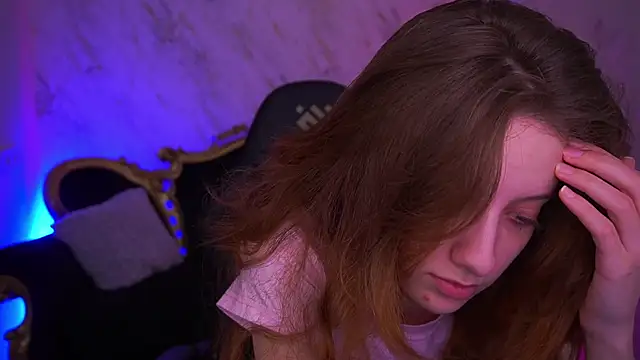 CuteeFoxy online show from March 27, 2026, 1:44 pm